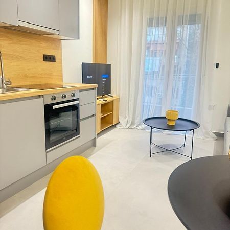 Luna-Your Urban Stay Salonicco Esterno foto