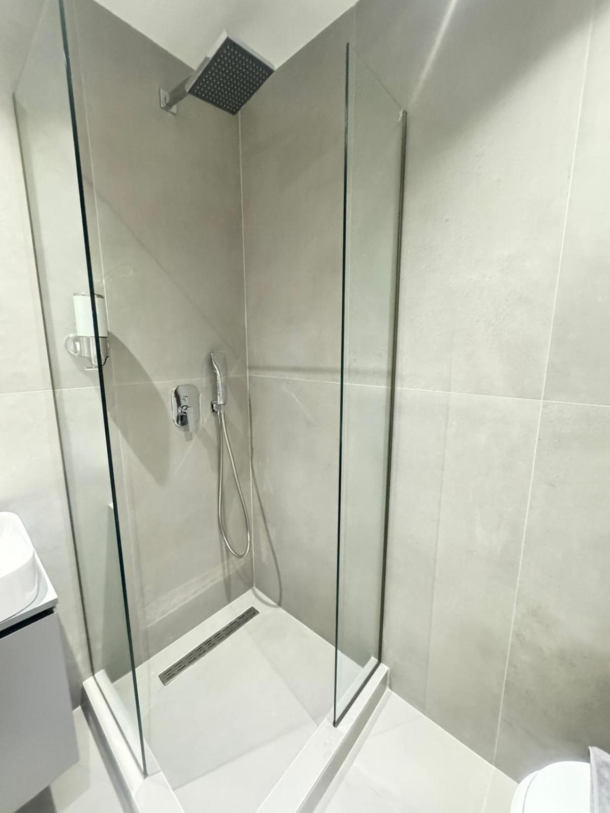 Luna-Your Urban Stay Salonicco Esterno foto