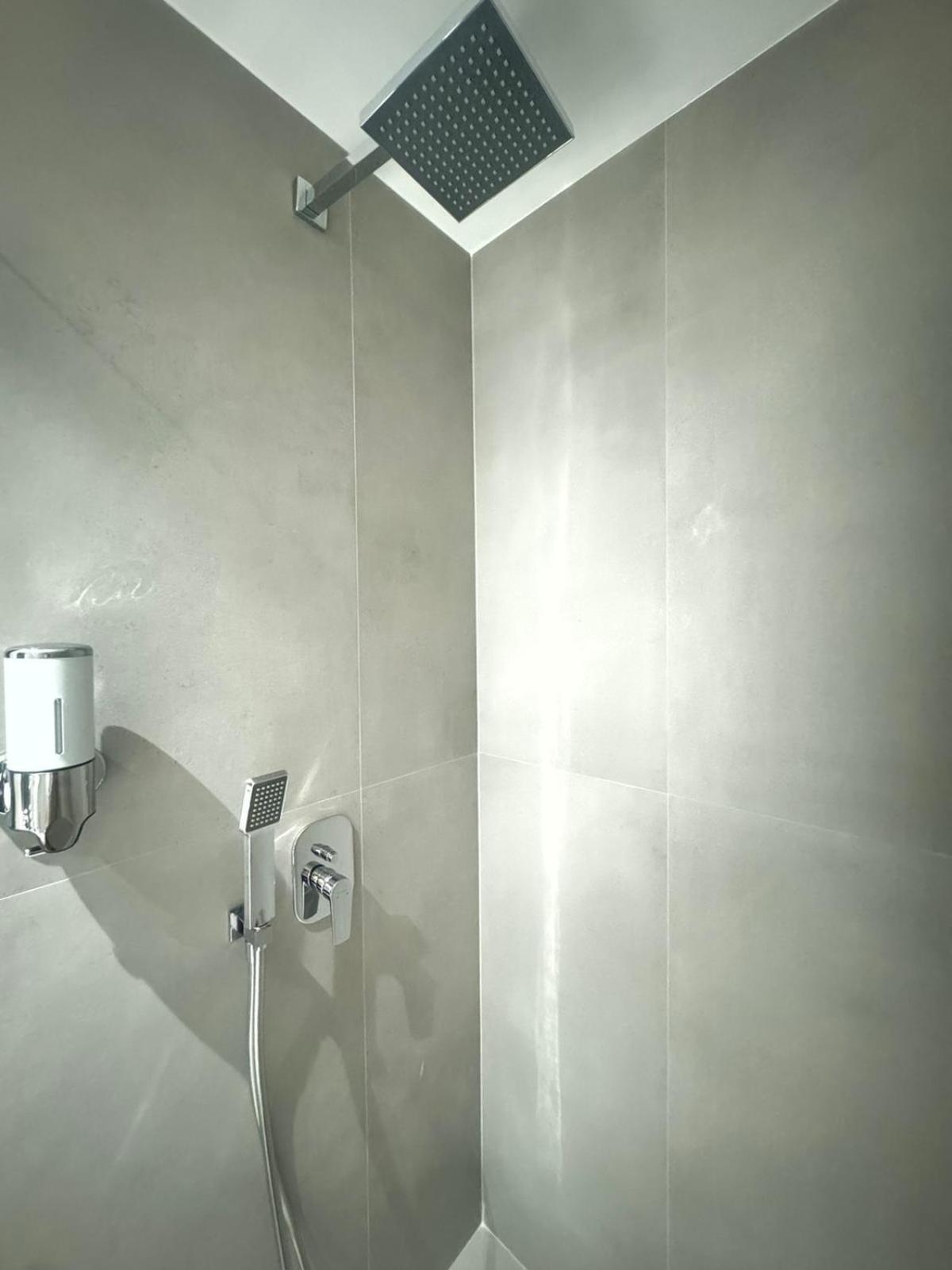 Luna-Your Urban Stay Salonicco Esterno foto